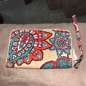 NWT Vera Bradley Desert Floral Grab & Go Wristlet
